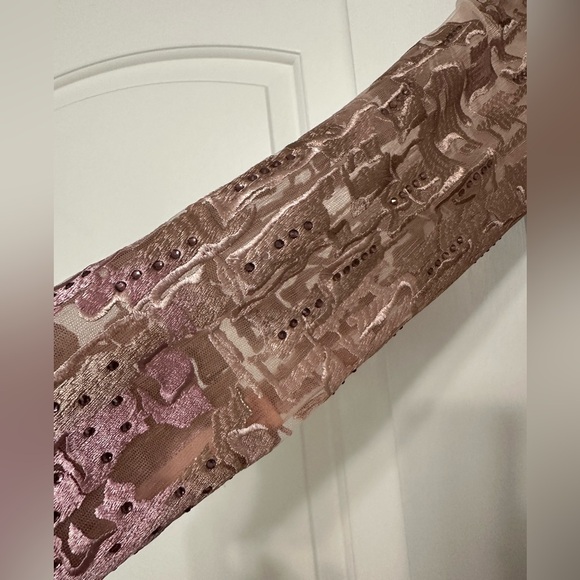 Size 10 evening gown. - Picture 3 of 6